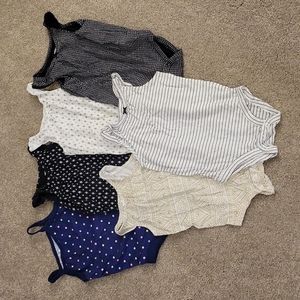Girls sleeveless onesies Size 18 months